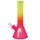 Skleněný bong Super Heroes Ice colored, Pink, 32cm - Sklenn bong Super Heroes Ice colored Pink. Rovn bong tvaru laboratorn baky je v trojbarevnm proveden s matnm povrchem. Pro ochlazen koue je ice bong vybaven vstupky, kter udr kosteky ledu. Oproti standardnm bongm je tento prmiov bong vyroben z tepeln odolnho borosiliktovho skla tlouky 5 mm. Dvoudln chillum bongu s difuzrem, kter kou jet vce zjemn, je ukonen samostatnm kotlkem. Kotlk s praktickm drtkem m men otvor cca 4 mm.

Vka: 32 cm
Vnitn prmr bongu: 4 cm
Vnj prmr bongu: 5,1 cm
Prmr hrdla: 6 cm
Socket (zbrus) chillumu/kotlku: 18,8 mm/ 14,5 mm
Max. dlka chillumu (meno od dosedac knick sti): 12 cm
Led: ano
Perkolace: ne
Turbo: ne
Stko do bongu: 12 mm
Materil: borosiliktov sklo
Balen: kartonov krabice
Distributor: Fortis-DB, spol. s r.o.